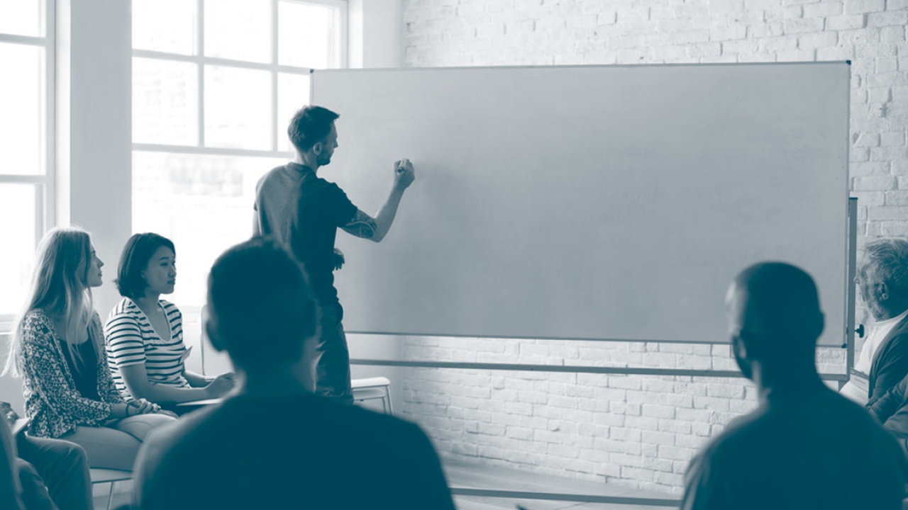 Online vs. In-Person: 8 Tips in Choosing the Ideal Qualitative Methodology